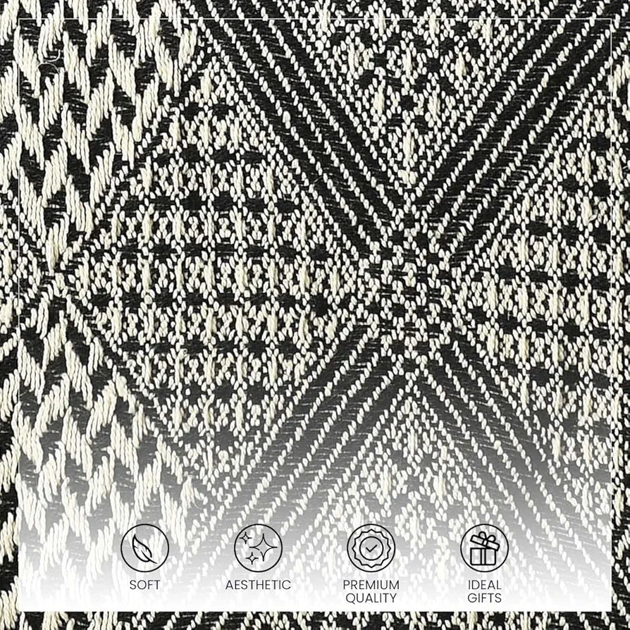Sashaa World Unique Geometric Throw Bedcover Colour Black/ Grey