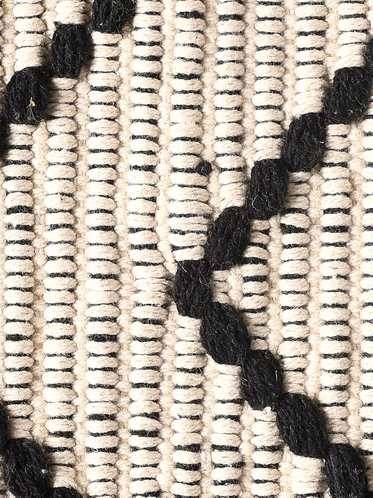 Sashaa World Woven Natural & 100% Cotton Rug Colour Natural & Black Rug