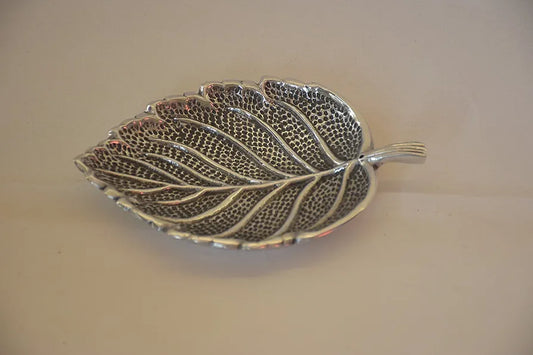 Pure Source India Leaf Design Aluminum Agarbatti Stand Silver