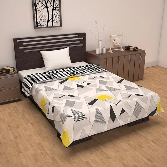 Divine Casa 120 GSM Microfiber Single Dohar Soft & Lightweight Throw Blanket Geometric Triangles Pattern Colour Black & White