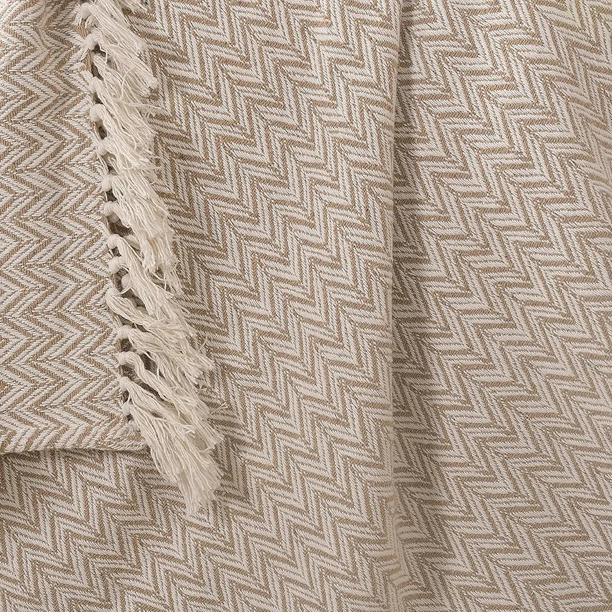 Sashaa World Herringbone Patterned Cotton Woven Throw Colour Beige & natural