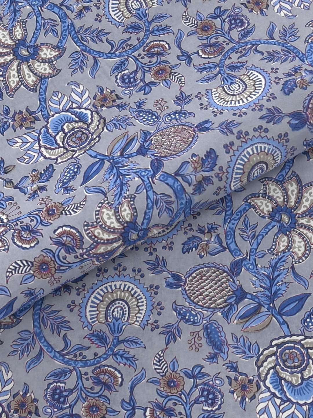 100% Pure Cotton Traditional Printed Bedsheet for Double Bed King Size Bedsheet with 2 Pillow Covers