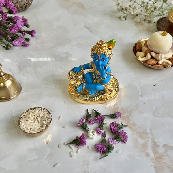 Svastika Laddu Gopal Krishna Eating Makhan Murti