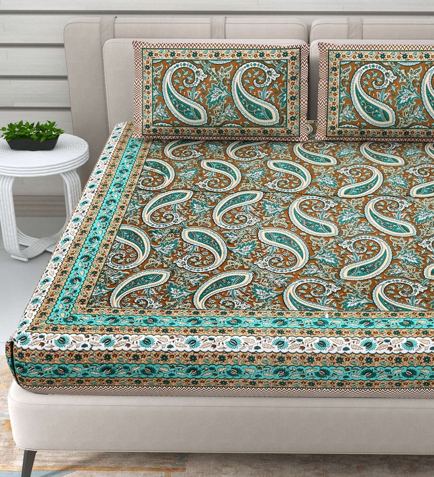 100% Pure Cotton Traditional Printed Bedsheet for Double Bed King Size Bedsheet with 2 Pillow Covers