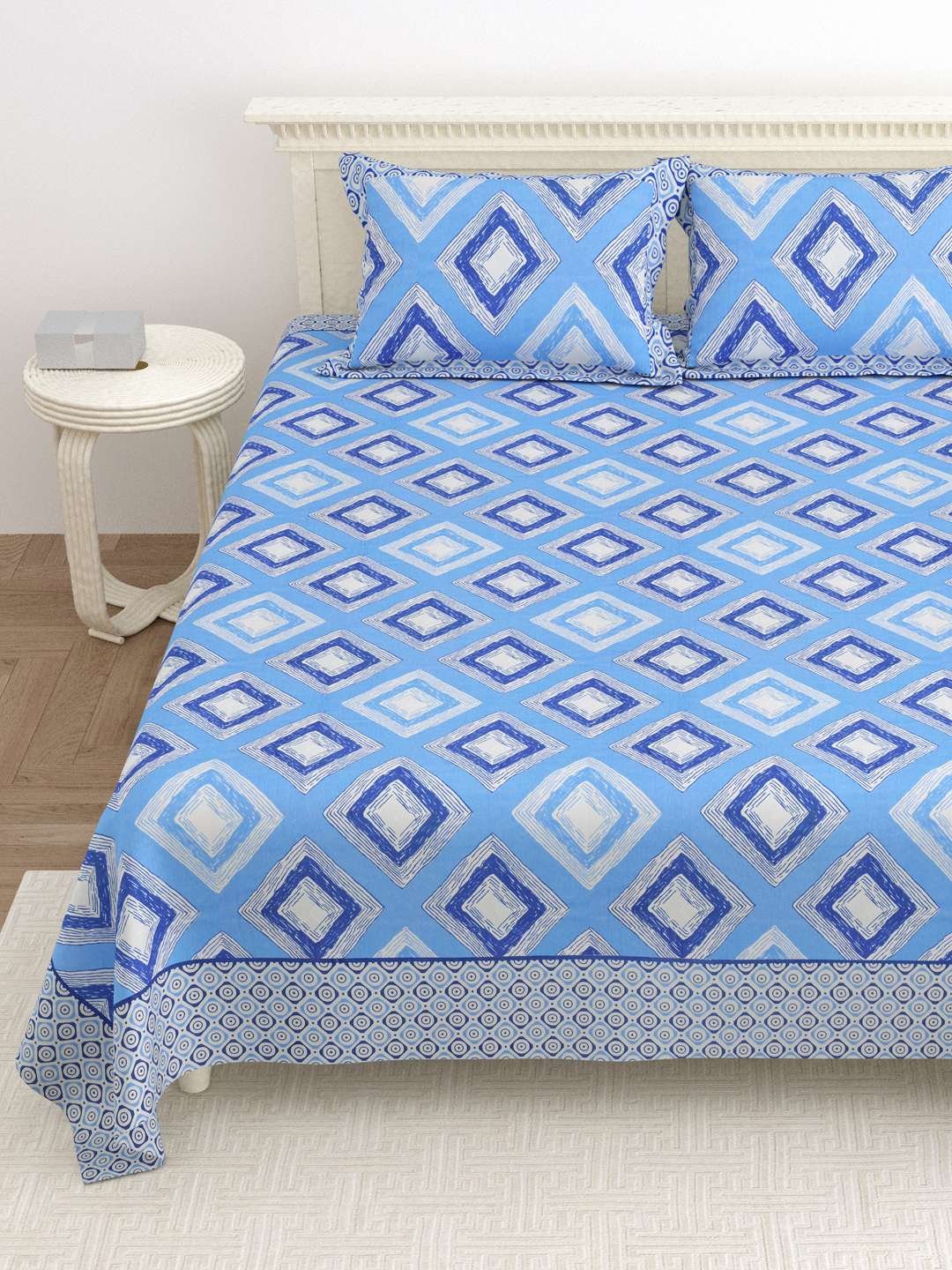 100% Pure Cotton Traditional Printed Bedsheet for Double Bed King Size Bedsheet with 2 Pillow Covers