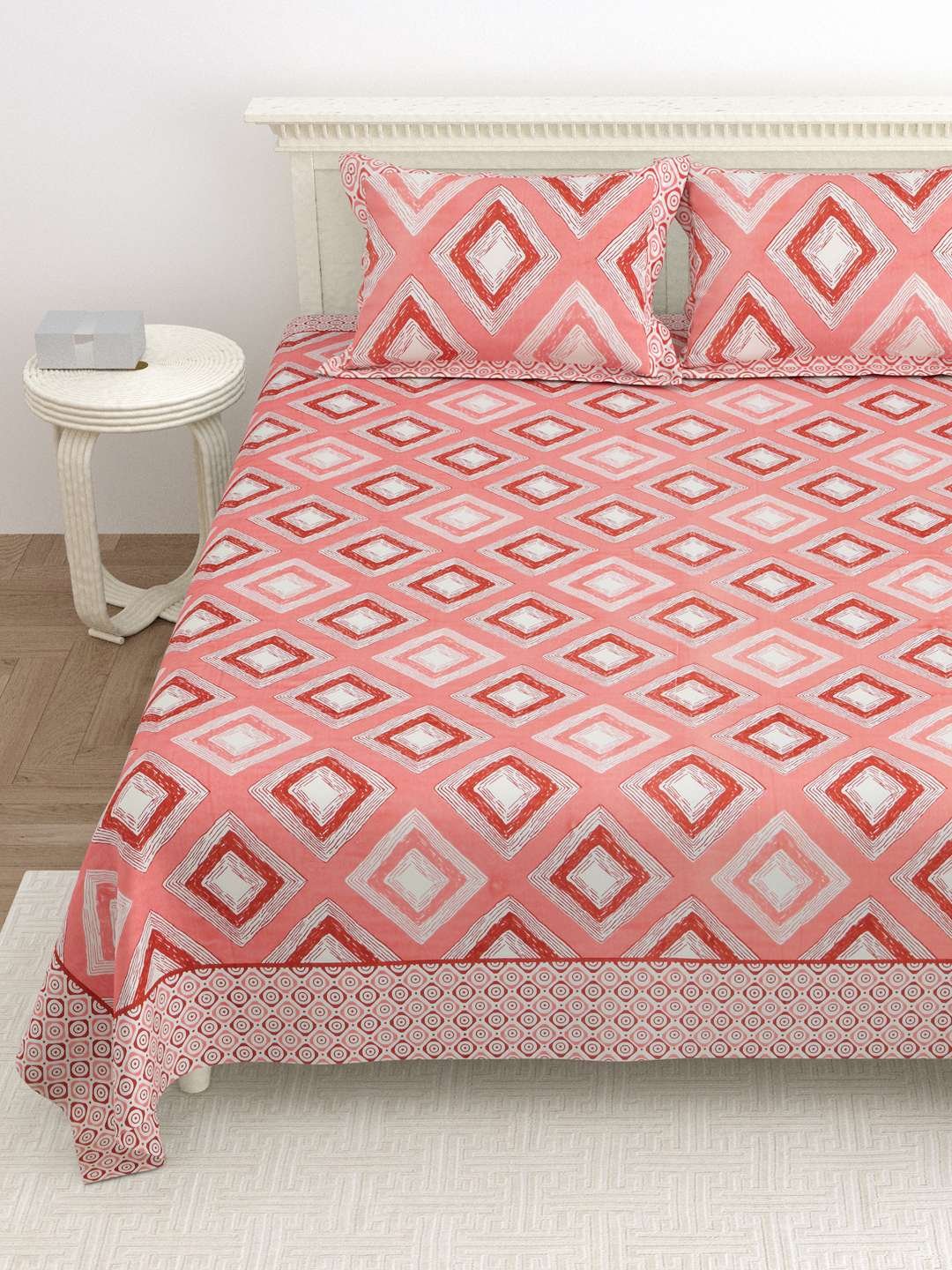 100% Pure Cotton Traditional Printed Bedsheet for Double Bed King Size Bedsheet with 2 Pillow Covers