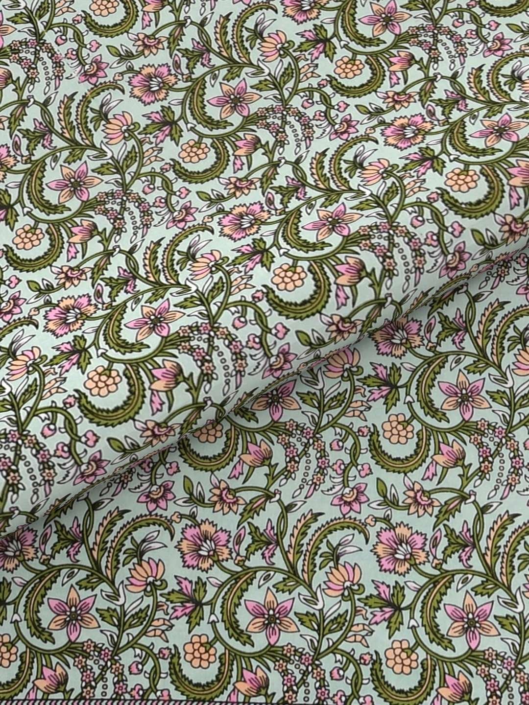 100% Pure Cotton Traditional Printed Bedsheet for Double Bed King Size Bedsheet with 2 Pillow Covers
