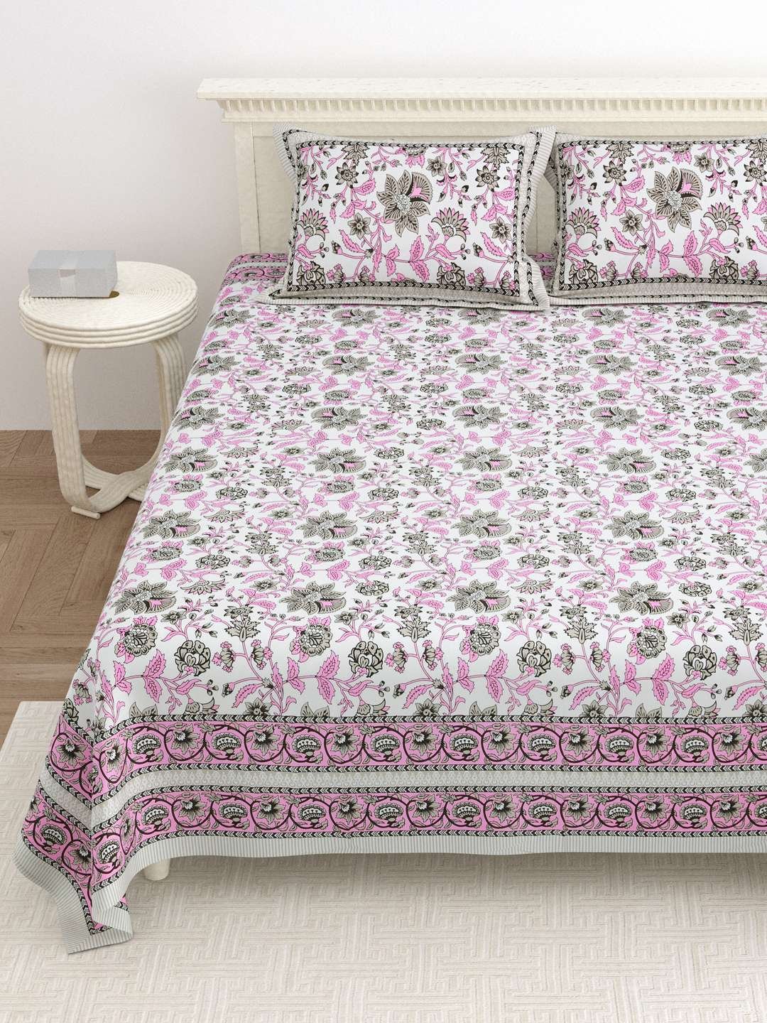 100% Pure Cotton Traditional Printed Bedsheet for Double Bed King Size Bedsheet with 2 Pillow Covers