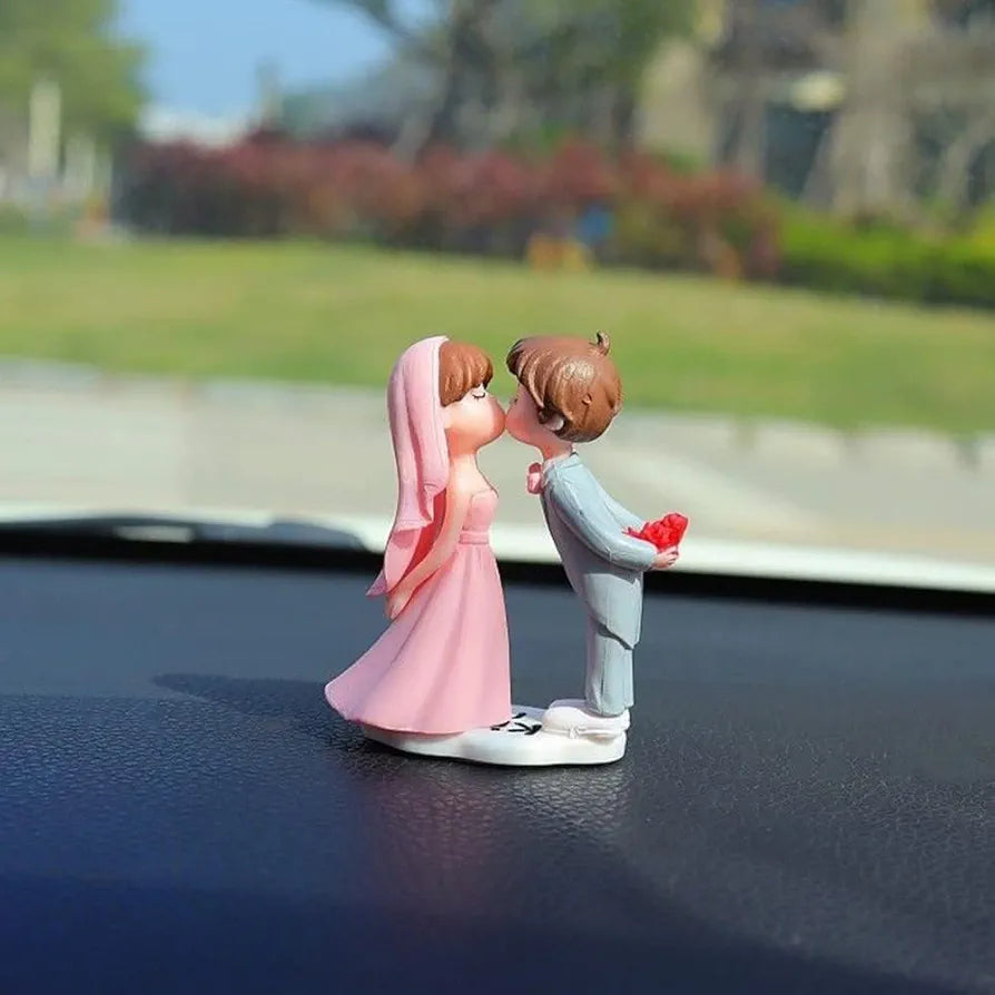 Satyam Kraft Resin 1 Set Romantic Couple Miniature Bride Kissing Groom Showpiece