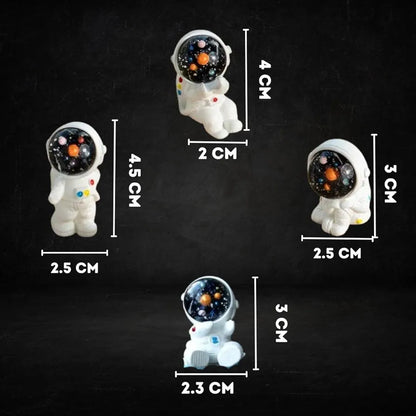 Satyam Kraft Resin 1 Set  Astronaut Figurines Outer Space-Themed Action Figures