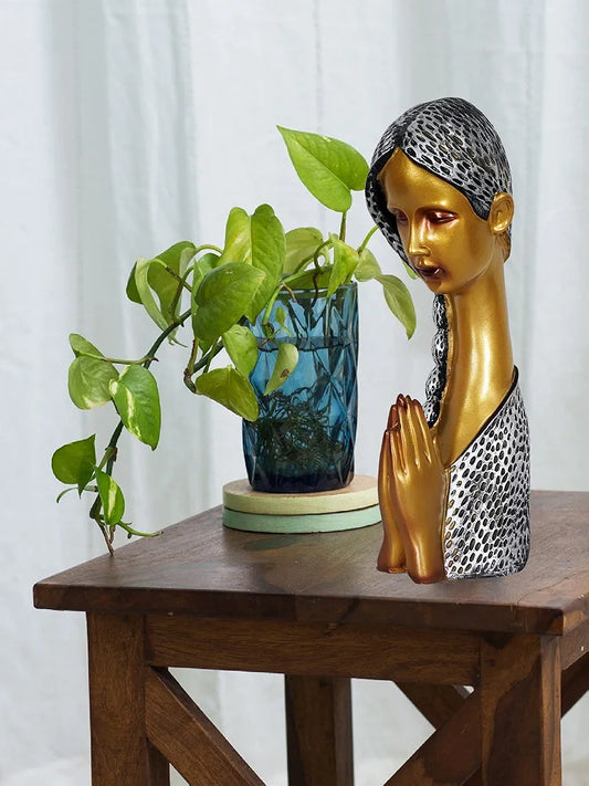 Zart Polyresin Welcome Lady Showpiece for Home and Office Decor