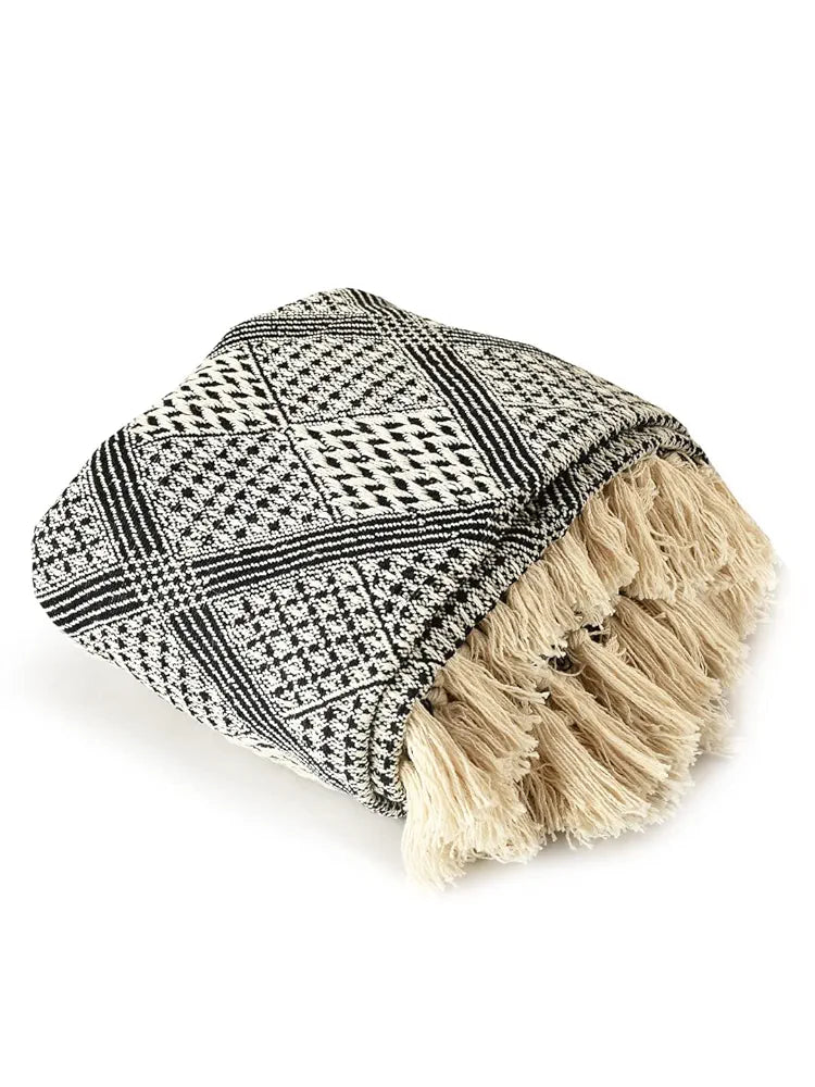 Sashaa World Unique Geometric Throw Bedcover Colour Black/ Grey