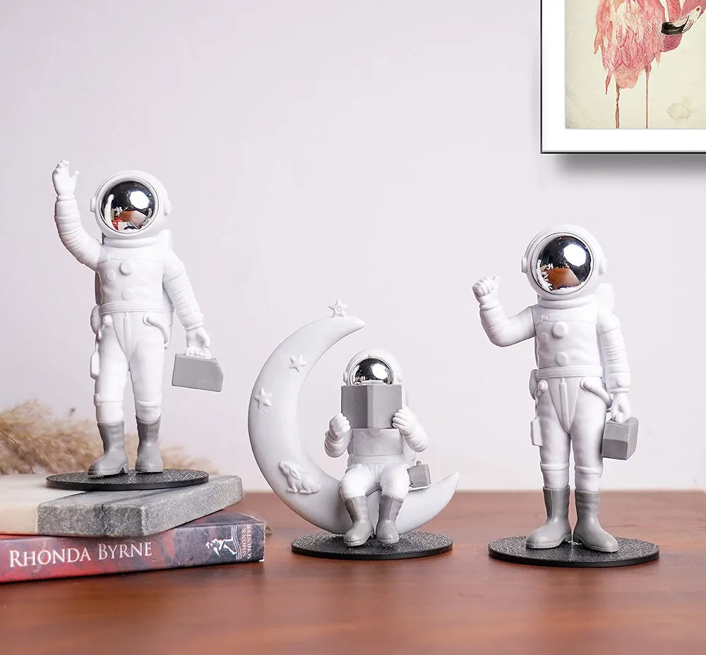 Street27 3pcs Astronaut Figurine Mirror Spaceman Ornament