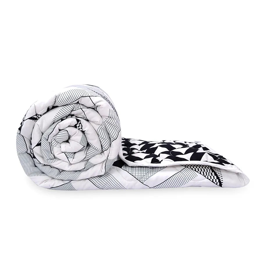 Divine Casa Super Soft Geometric 120 GSM Microfiber Winter Single Bed Size Quilt Comforter TC - 120 Colour Bright White and Black