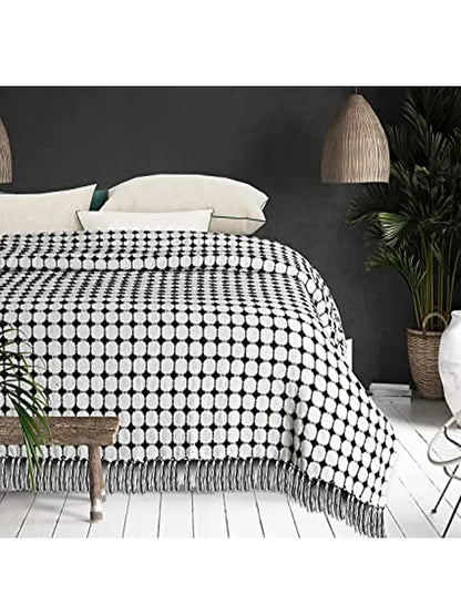 Sashaa World Striped Super Soft & Breathable Throw Blanket Colour White/Black
