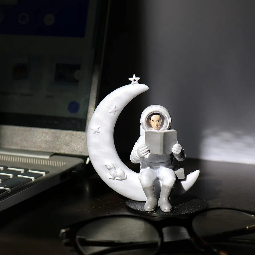 Street27 Astronaut Figurine Showpiece for Home Décor Idols