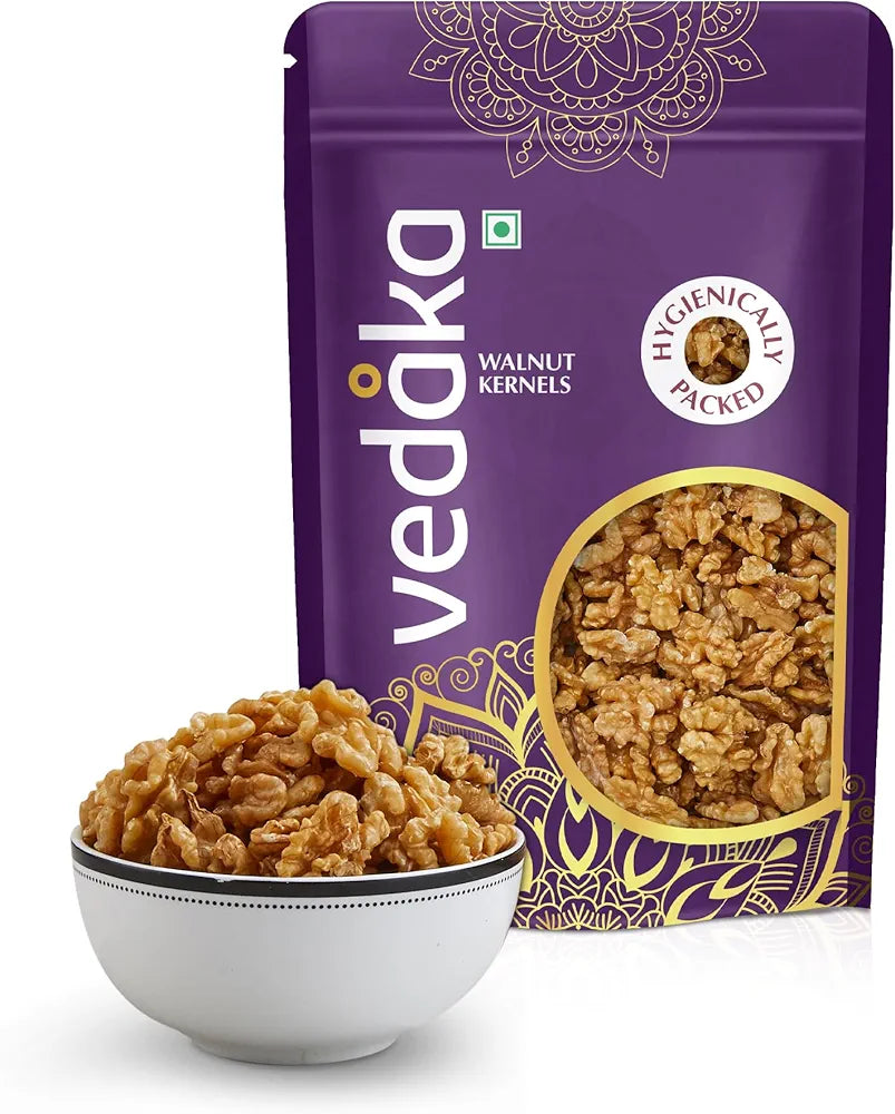 Amazon Brand - Vedaka Premium Walnut Kernels | 250 g | Dried Walnut without Shell | Natural Akhrot Giri | Delectable and Crunchy | Healthy Snack