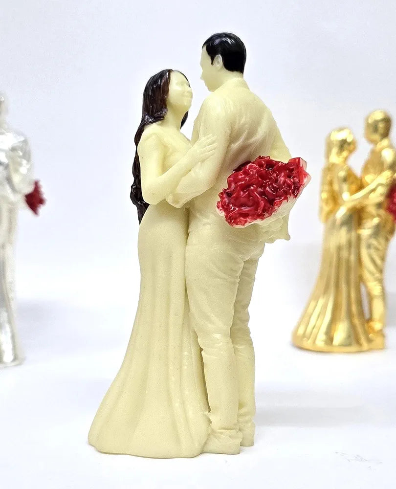 Gold Art India Couple Figurine with Ivory Finish Red Flower Bouquet