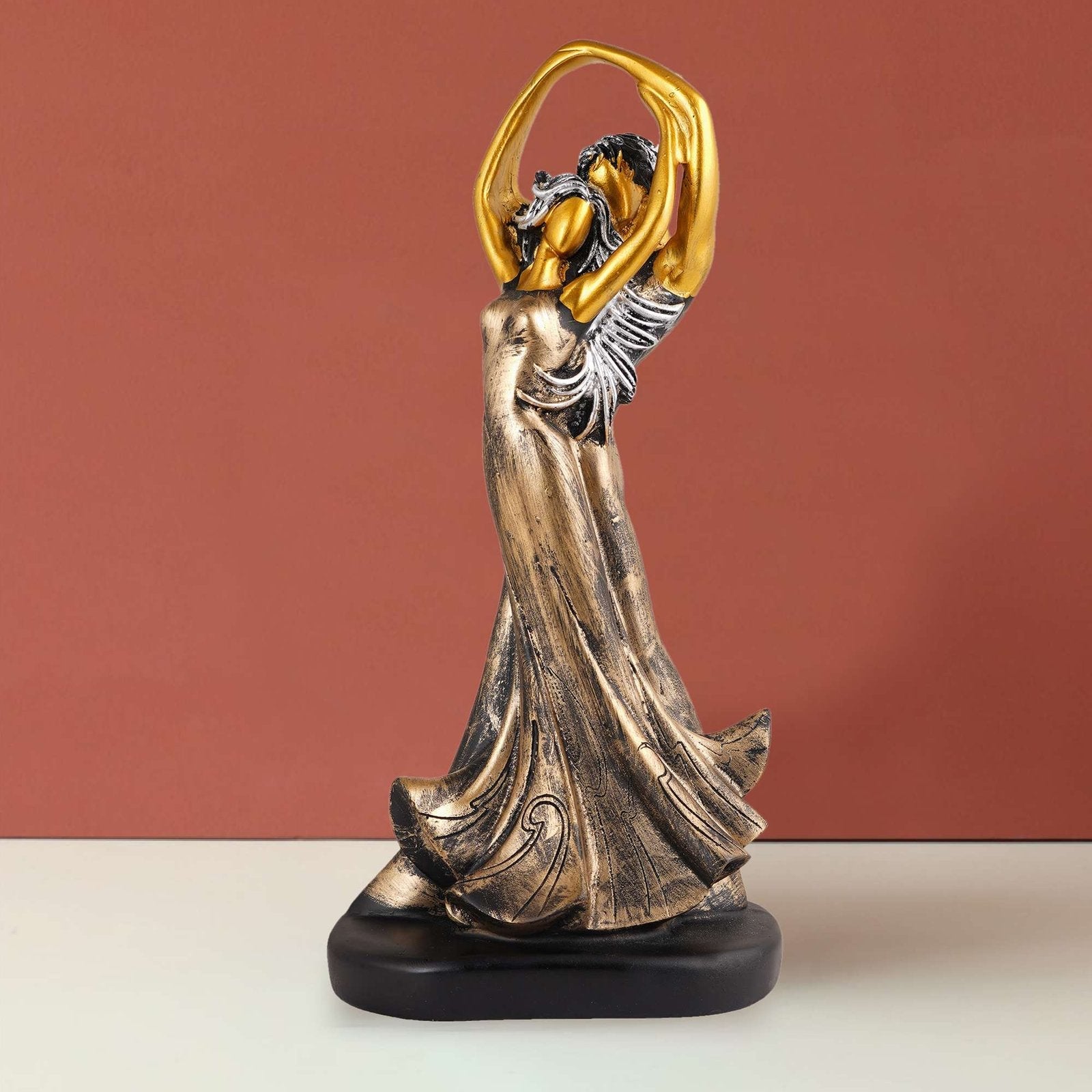 Great Valentine’s Day Gift For Girl & Boys symbolizes true love, Romantic Gift Showpieces brown Golden