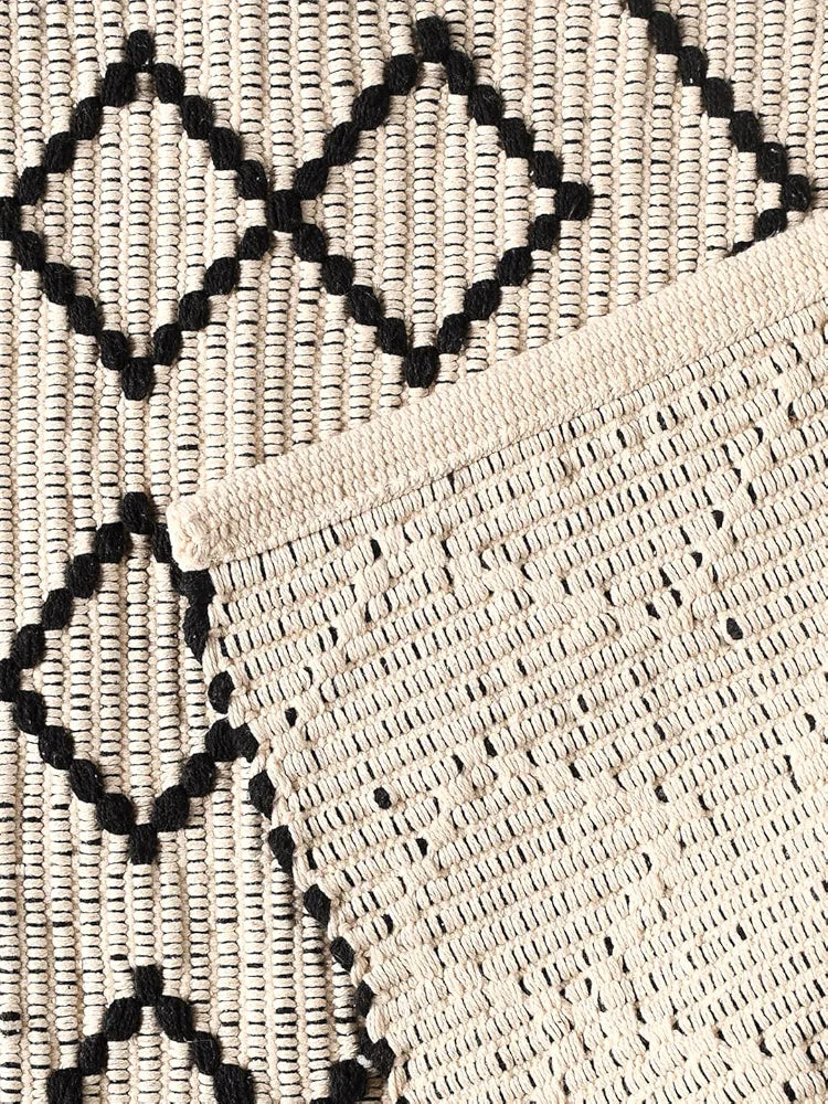 Sashaa World Woven Natural & 100% Cotton Rug Colour Natural & Black Rug