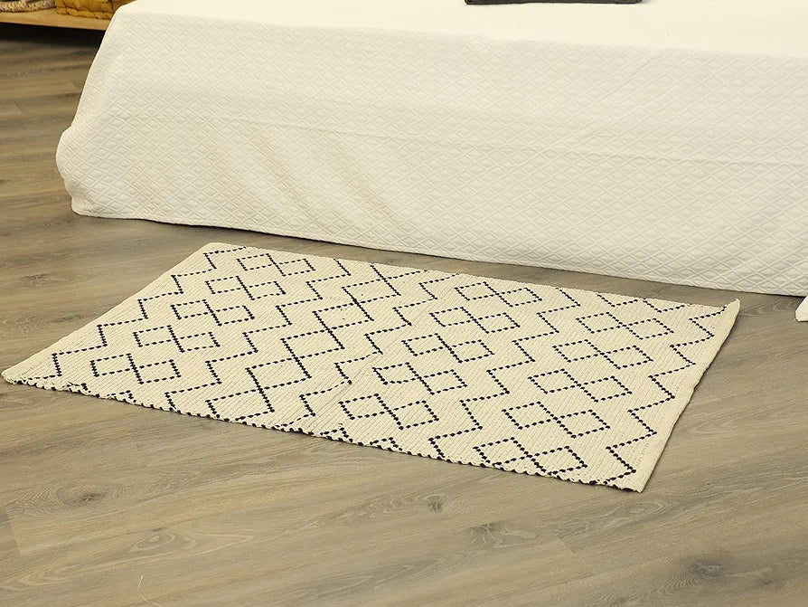Sashaa World Woven Natural & 100% Cotton Rug Colour Natural & Black Rug