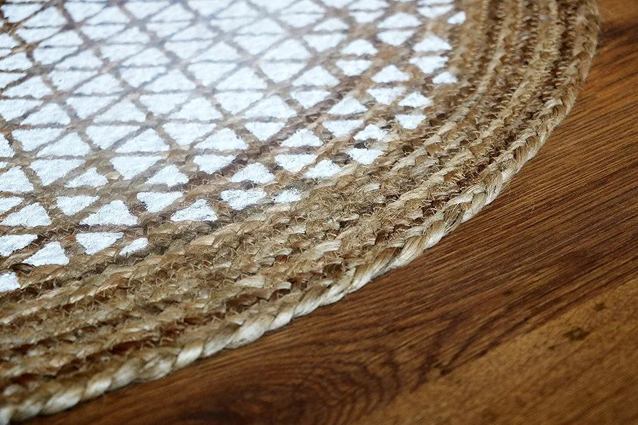 The Home Talk Natural Handcrafted Braided Round Jute Rug 80 cm Traditional Carpet Beige & White