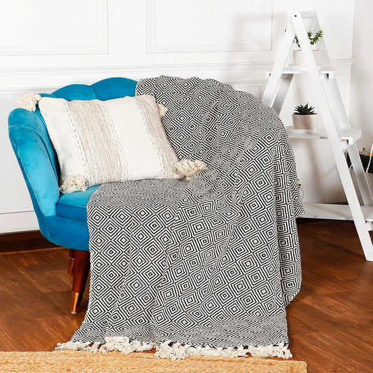Sashaa World Cotton Throw Blanket Colour Black & White