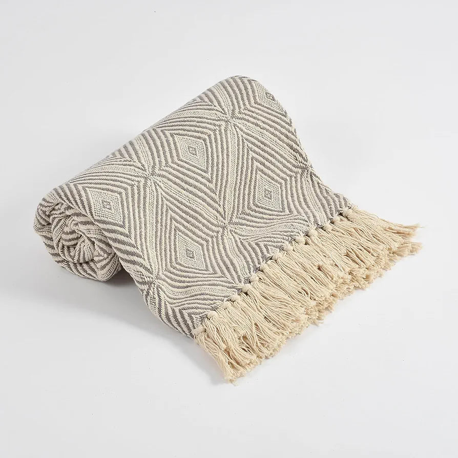 Sashaa World Diamond Weave Comfort Throw Colour Grey and natural