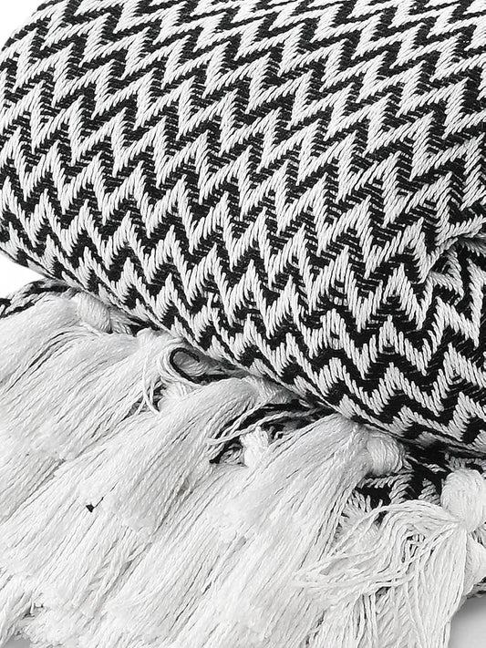 Sashaa World Chevron Throw Blanket Handwoven with Fringes Colour Black