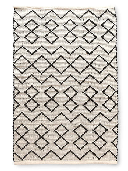 Sashaa World Woven Natural & 100% Cotton Rug Colour Natural & Black Rug