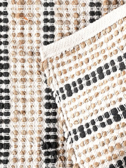 Sashaa World Jute and Cotton Braided Natural Rug  Colour Natural and Black