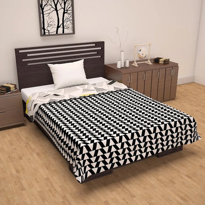 Divine Casa 120 GSM Microfiber Single Dohar Soft & Lightweight Throw Blanket Geometric Triangles Pattern Colour Black & White