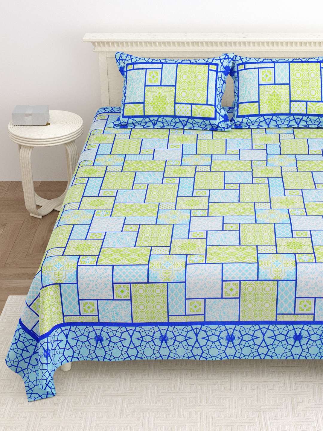 100% Pure Cotton Traditional Printed Bedsheet for Double Bed King Size Bedsheet with 2 Pillow Covers