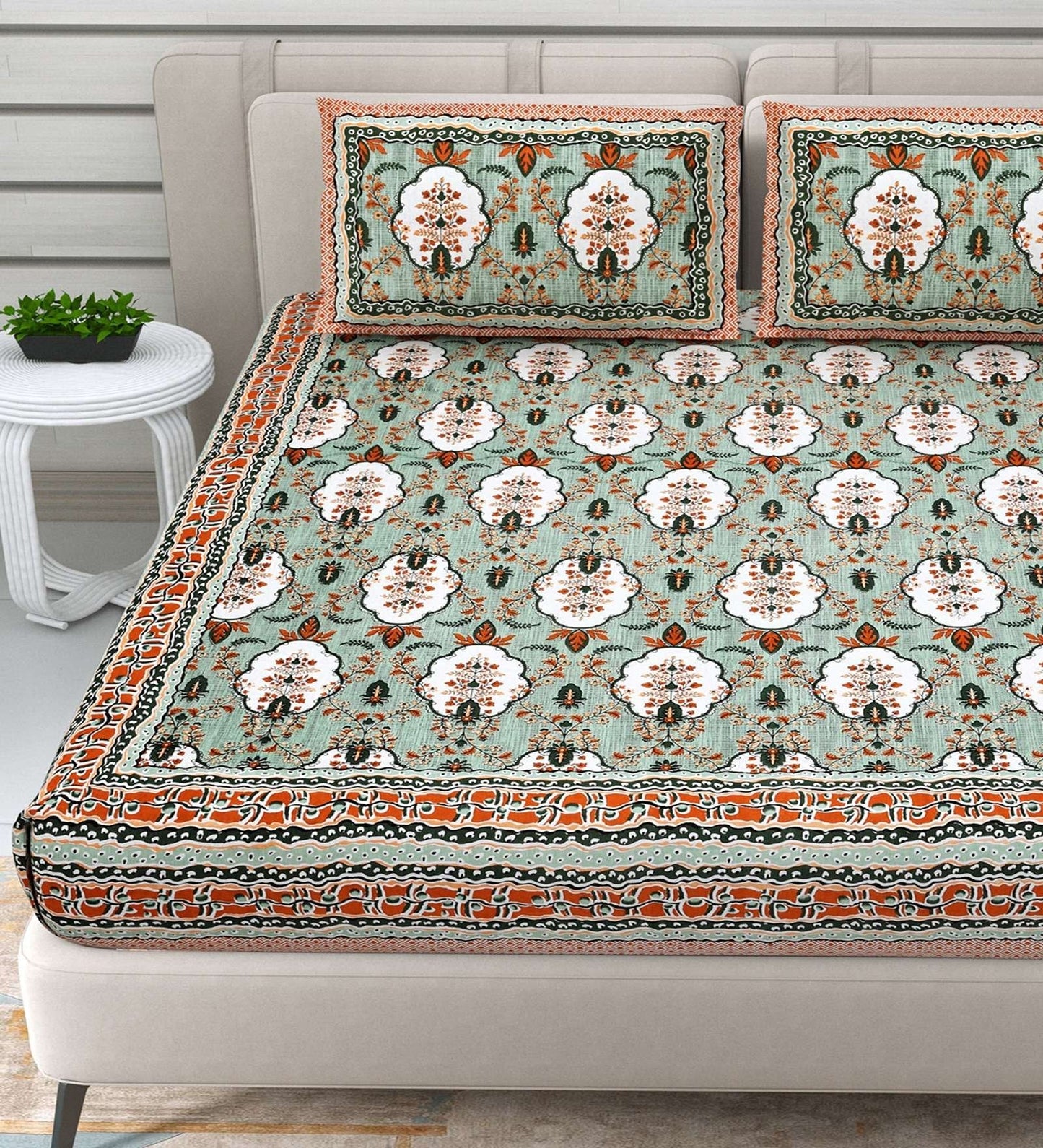 100% Pure Cotton Traditional Printed Bedsheet for Double Bed King Size Bedsheet with 2 Pillow Covers