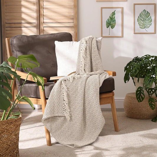 Sashaa World Herringbone Patterned Cotton Woven Throw Colour Beige & natural