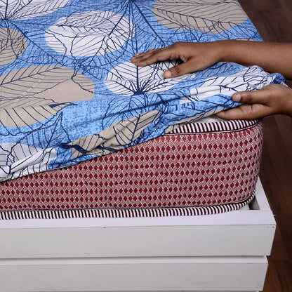 Divine Casa 144 TC Cotton Fitted Bedsheet for King Bed 100% Cotton Floral Blue Elastic Fit Everyday Use Bedsheet