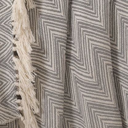 Sashaa World Zig Zag Patterned Grey Ivory Woven Throw Colour Grey/white