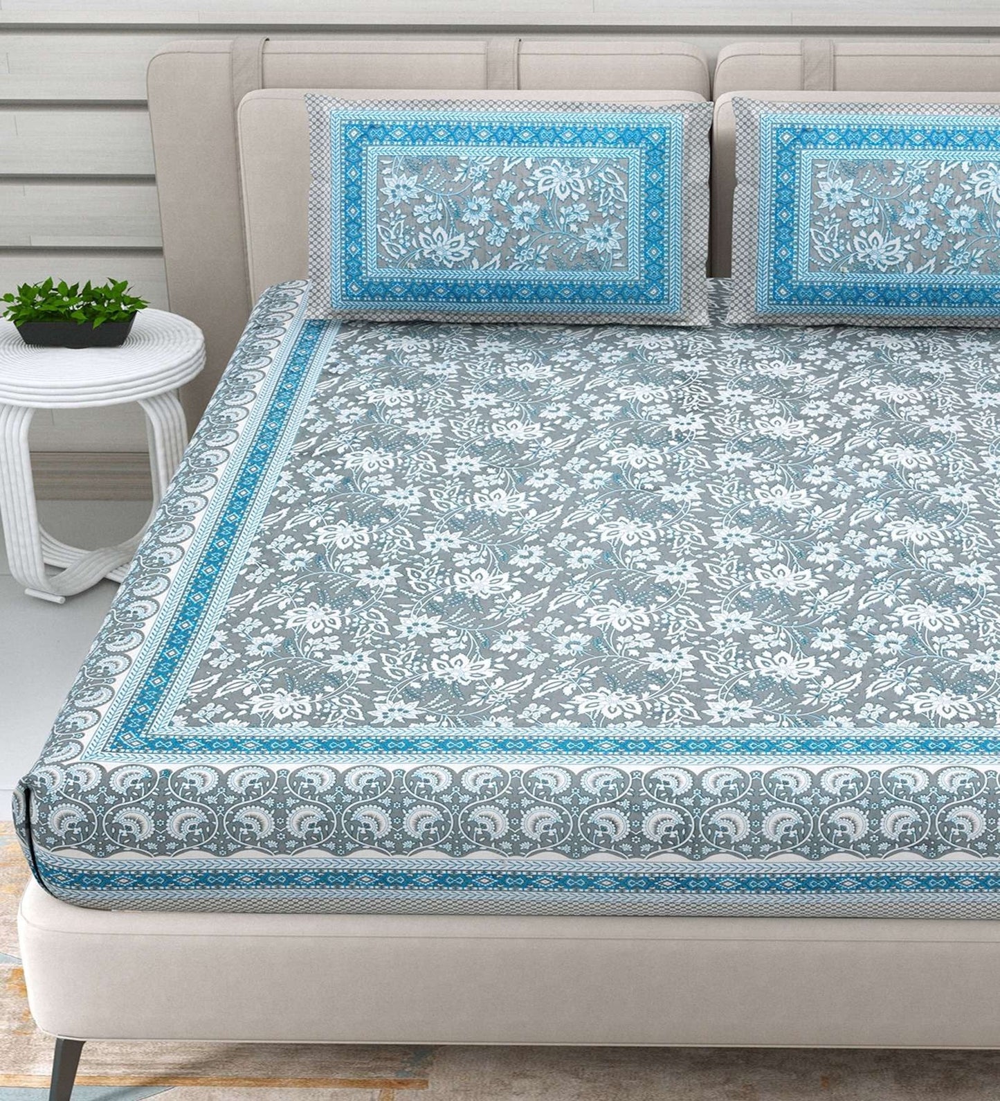 100% Pure Cotton Traditional Printed Bedsheet for Double Bed King Size Bedsheet with 2 Pillow Covers