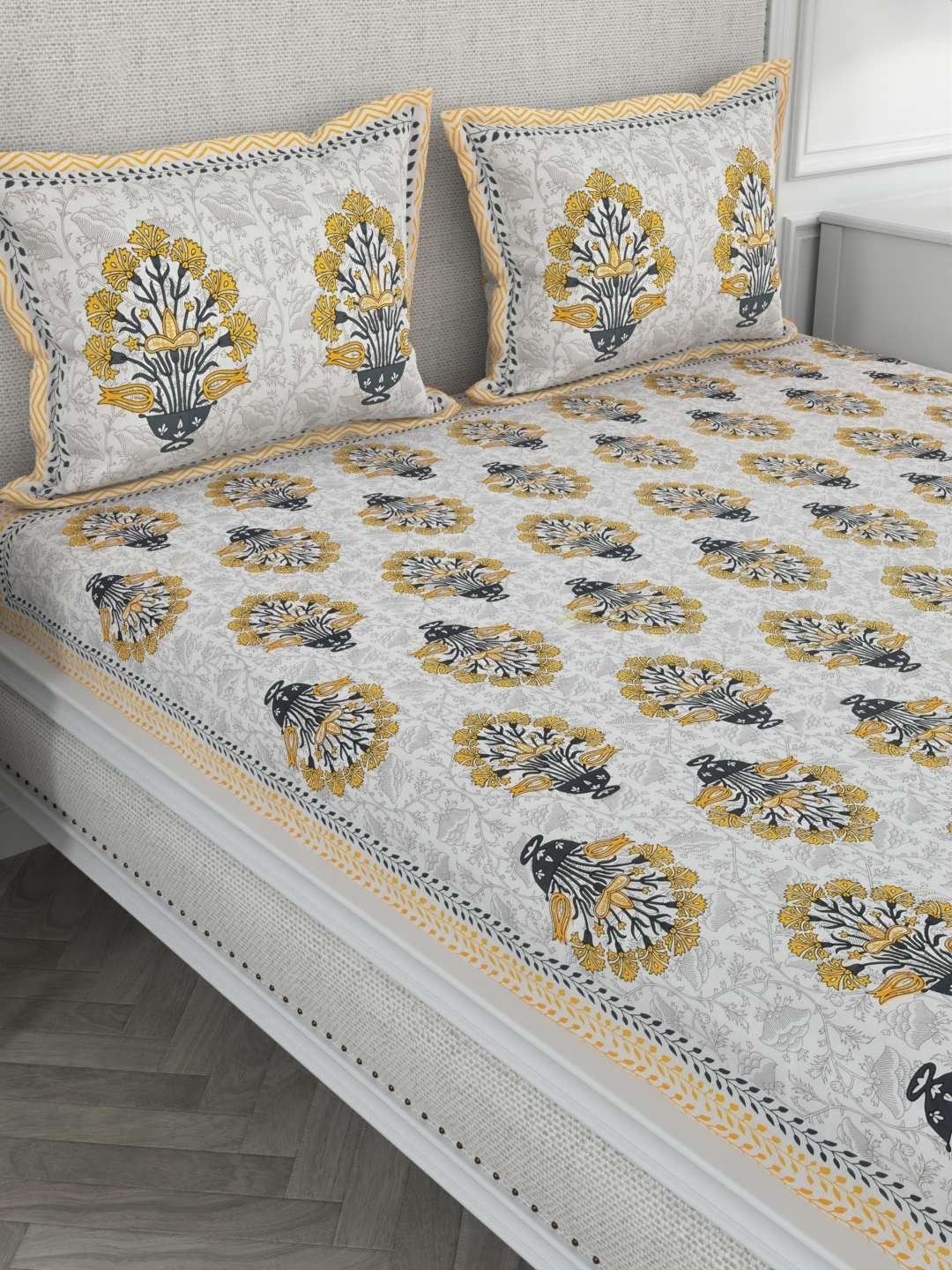 100% Pure Cotton Traditional Printed Bedsheet for Double Bed King Size Bedsheet with 2 Pillow Covers