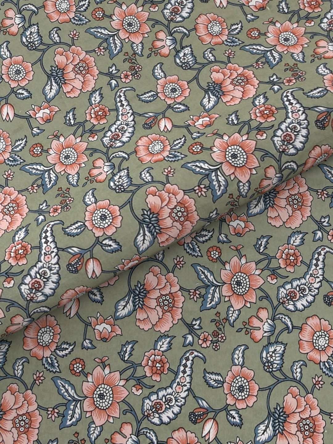 100% Pure Cotton Traditional Printed Bedsheet for Double Bed King Size Bedsheet with 2 Pillow Covers