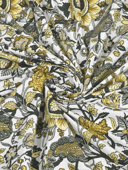 100% Pure Cotton Traditional Printed Bedsheet for Double Bed King Size Bedsheet with 2 Pillow Covers