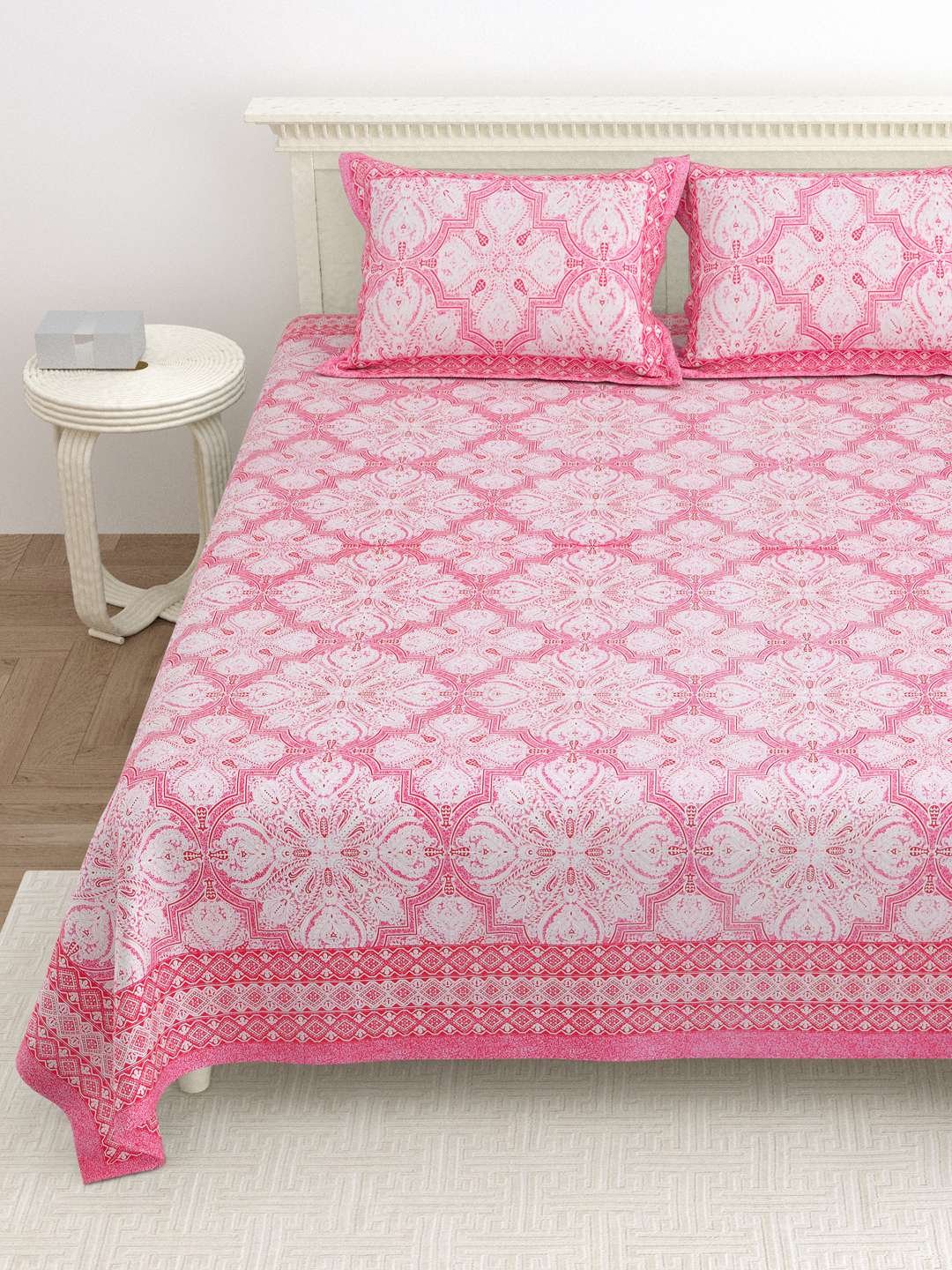 100% Pure Cotton Traditional Printed Bedsheet for Double Bed King Size Bedsheet with 2 Pillow Covers