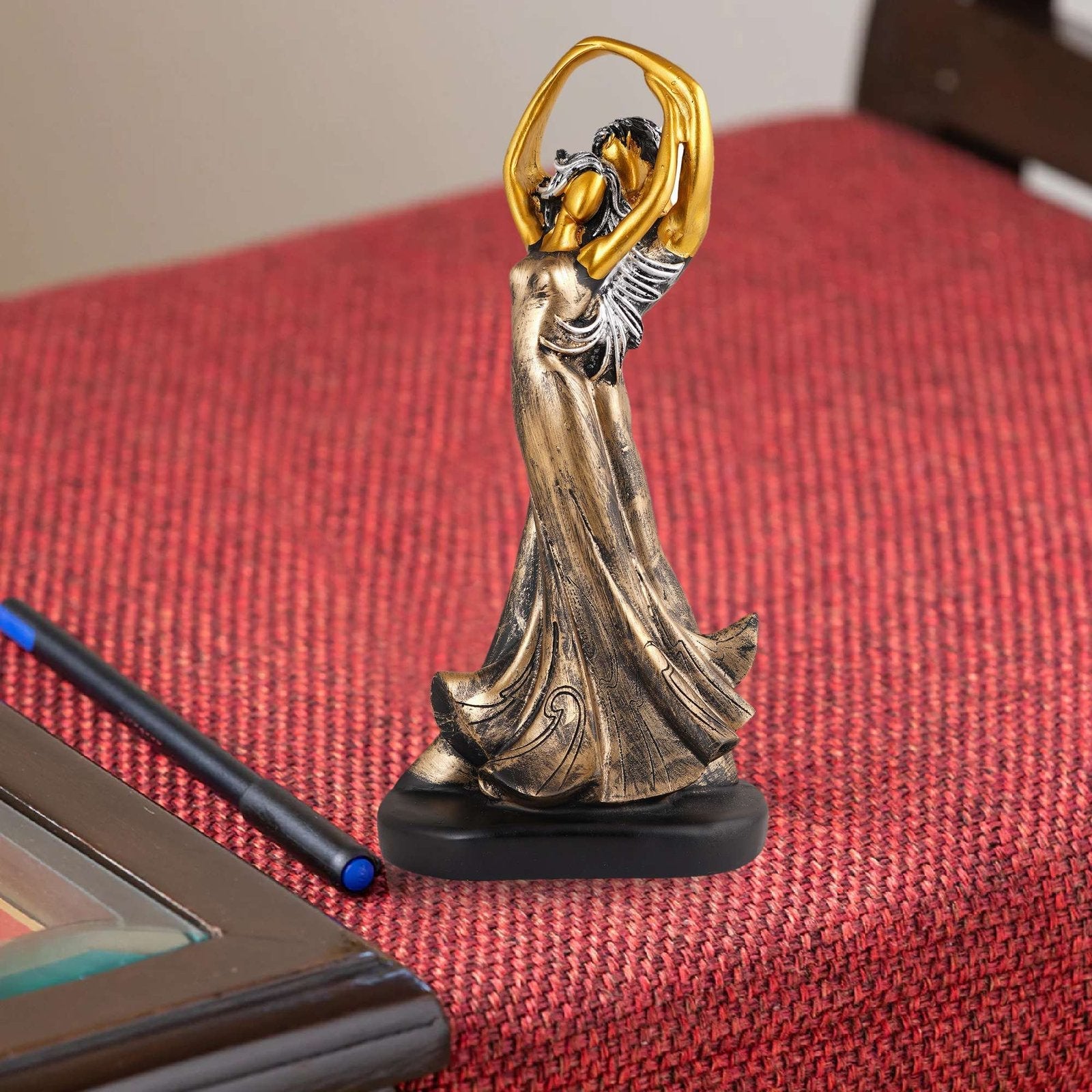 GREAT Valentine’s Day Gift For Girl & Boys symbolizes true love, Romantic Gift Showpieces golden brown