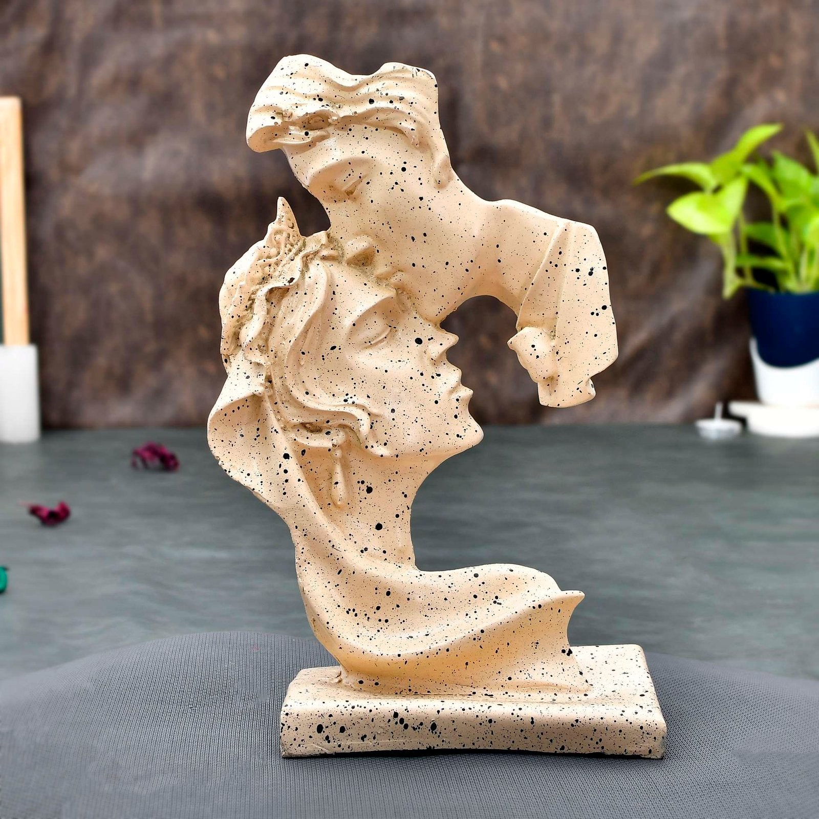 Face Love Couple Showpiece