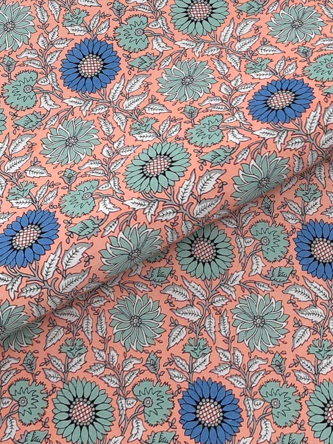 100% Pure Cotton Traditional Printed Bedsheet for Double Bed King Size Bedsheet with 2 Pillow Covers
