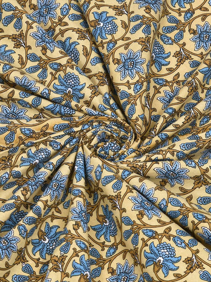 100% Pure Cotton Traditional Printed Bedsheet for Double Bed King Size Bedsheet with 2 Pillow Covers