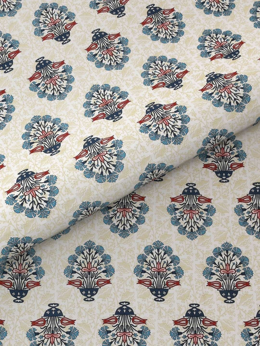 100% Pure Cotton Traditional Printed Bedsheet for Double Bed King Size Bedsheet with 2 Pillow Covers