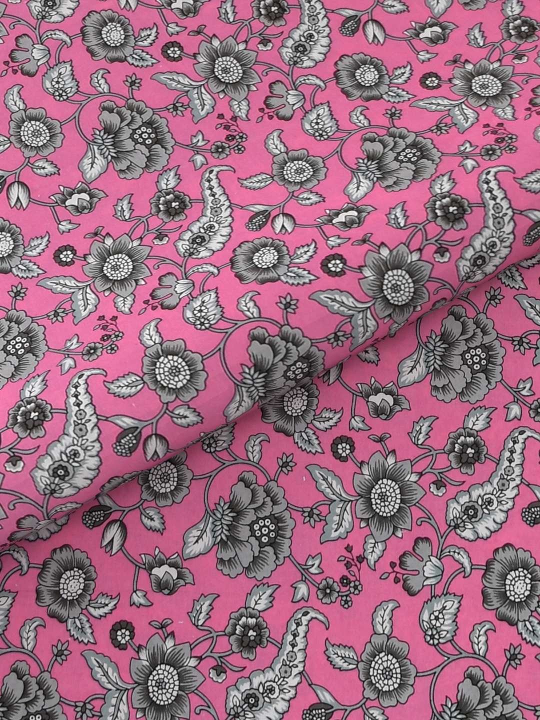 100% Pure Cotton Traditional Printed Bedsheet for Double Bed King Size Bedsheet with 2 Pillow Covers