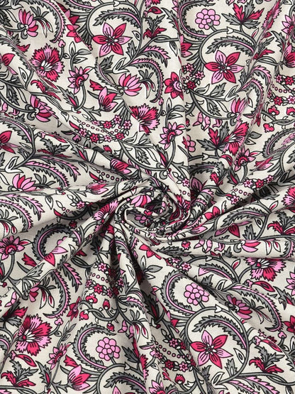 100% Pure Cotton Traditional Printed Bedsheet for Double Bed King Size Bedsheet with 2 Pillow Covers