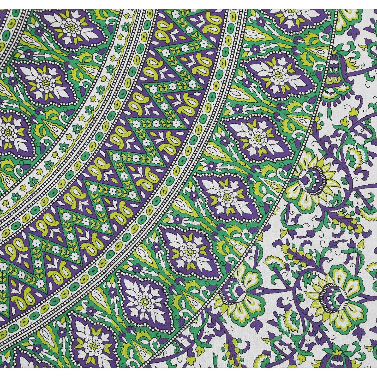 100% Pure Cotton Traditional Printed Bedsheet for Double Bed King Size Bedsheet with 2 Pillow Covers